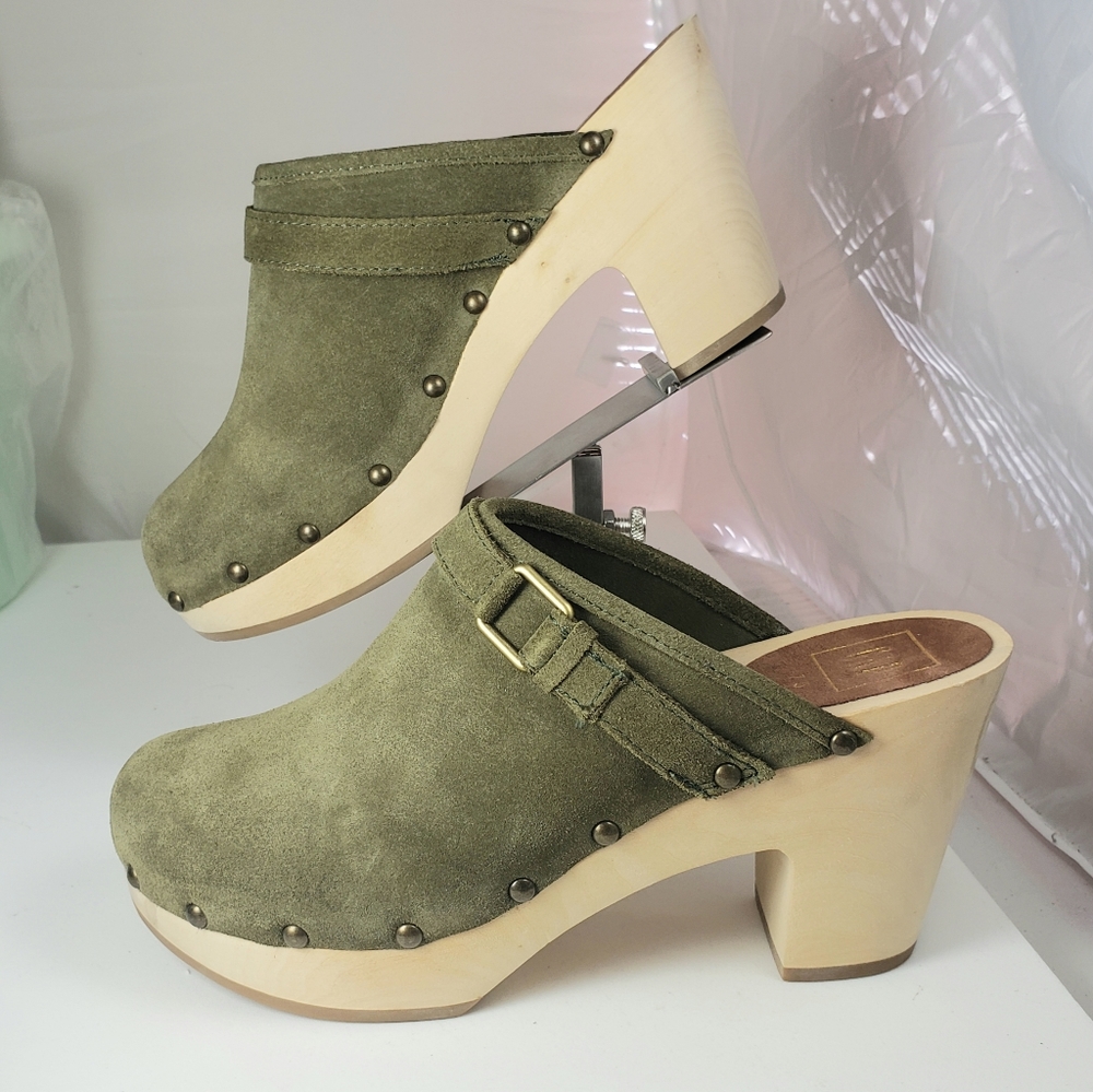 Gap Wooden Clogs